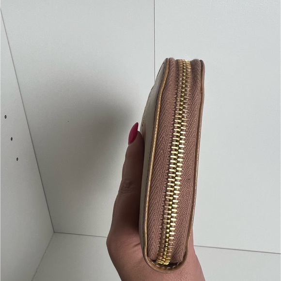 PRADA WALLET - Picture 3 of 8